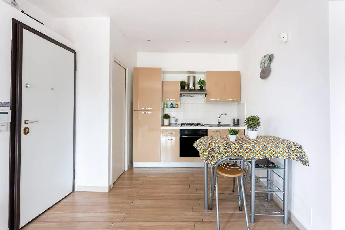 Frank'S House - Appartamento Con Terrazzo In Centro Palermo 0*,  Italy